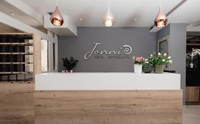 Hotel Jonni